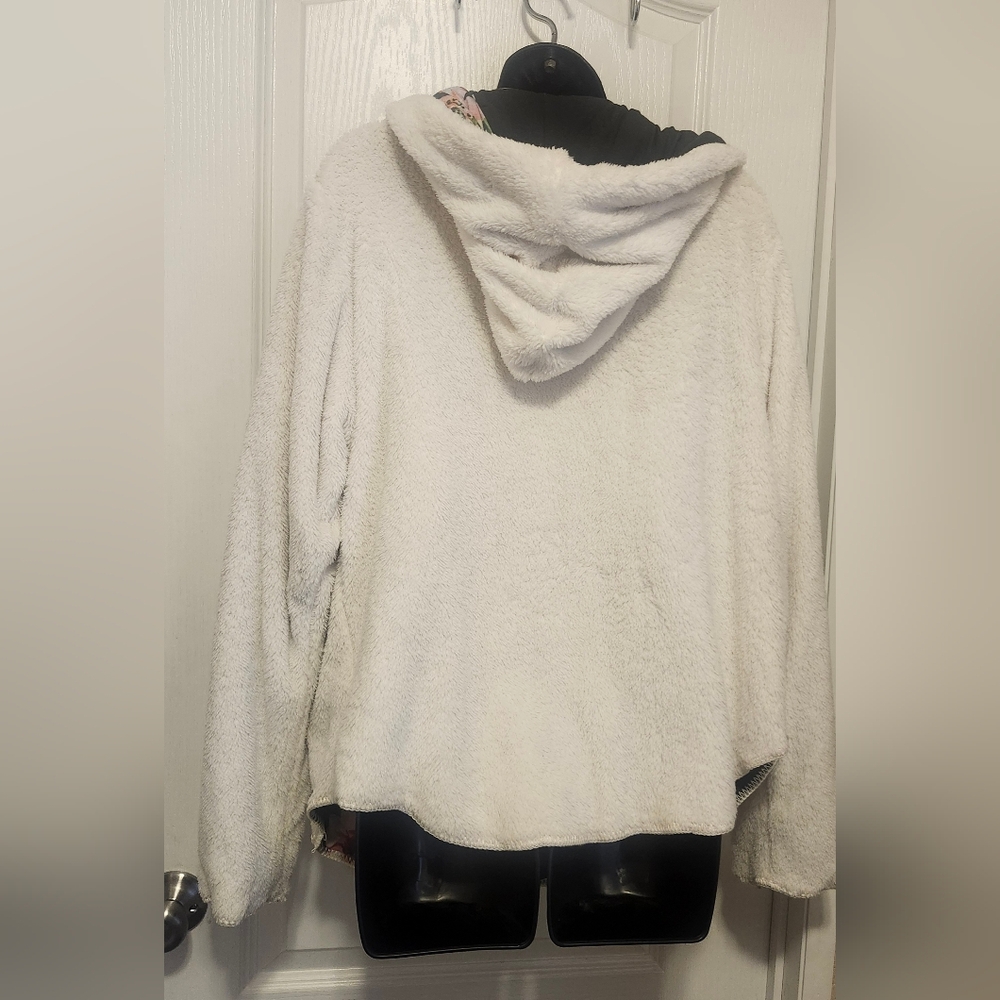 Johnny Was Cream Teddy Jacket with Black Floral-Lined Hood Reversible Size XL - Picture 2 of 5